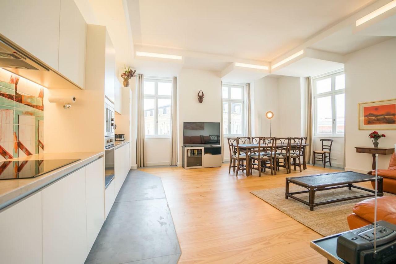 Spacious & Bright In Cais Sodre Apartment