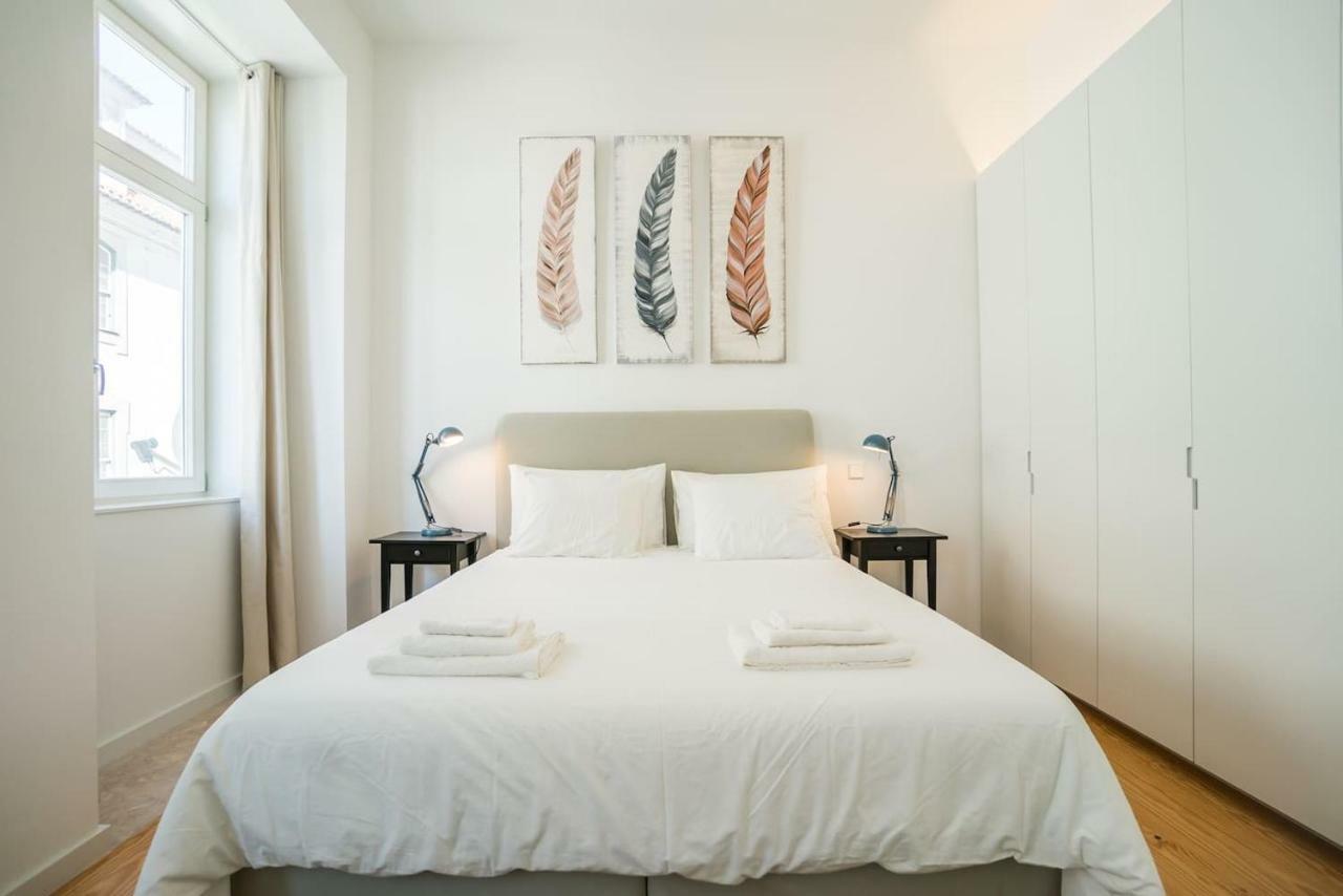 Spacious & Bright In Cais Sodre Apartment Lisbon
