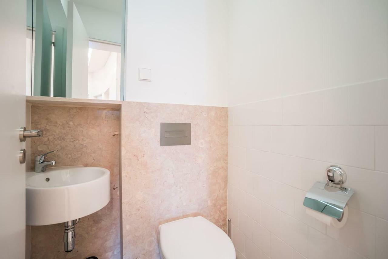 Apartment Spacious & Bright In Cais Sodre Lisbon